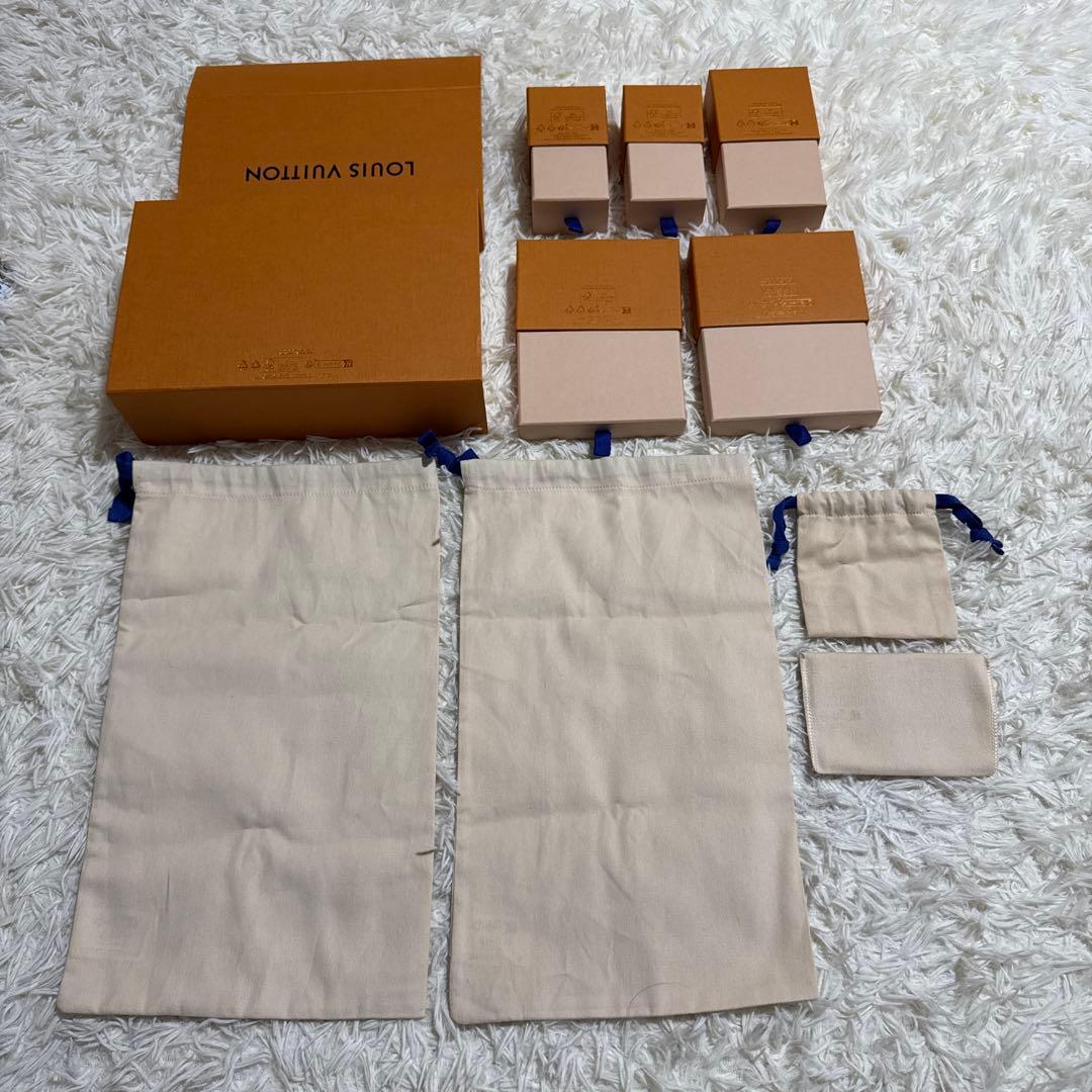 LOUIS VUITTON 箱小さめメッセージカード　巾着ルイヴィトンショッパー