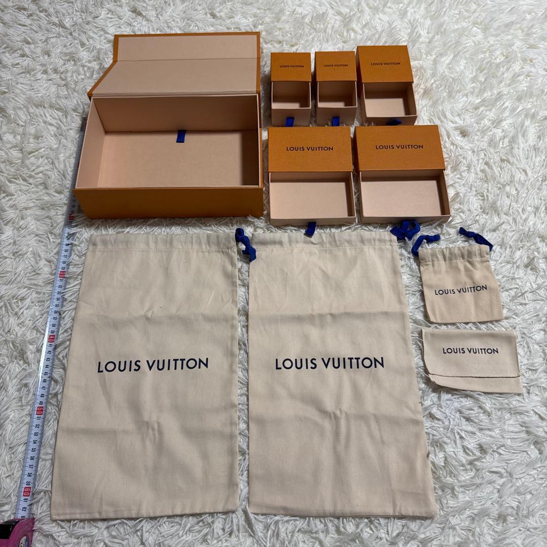 LOUIS VUITTON 箱小さめメッセージカード　巾着ルイヴィトンショッパー
