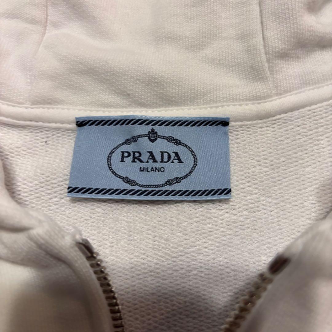 PRADA プラダ　トライアングルロゴクロップドパーカー　138590