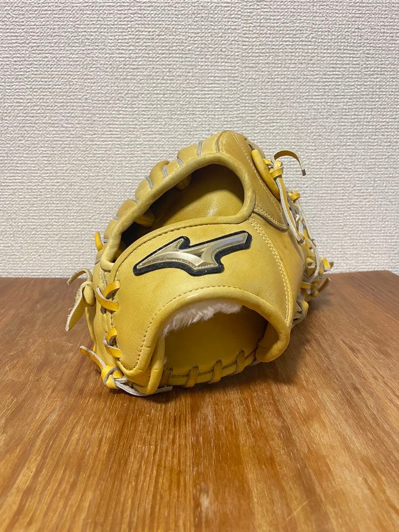 【美品】ミズノ グローバルエリート 軟式 外野手用 グローブ 袋付き　即戦力