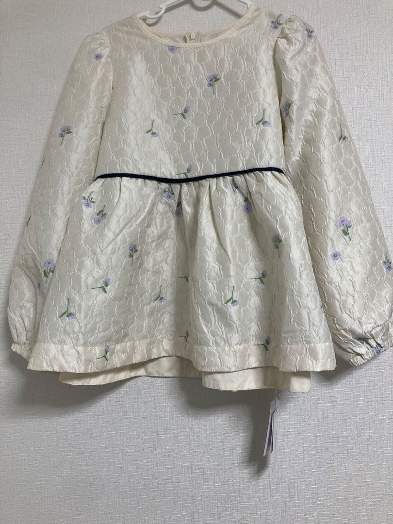 【最終】【2月20日まで掲載】フィットモア　花柄　ジャガード　刺繍　アイボリー