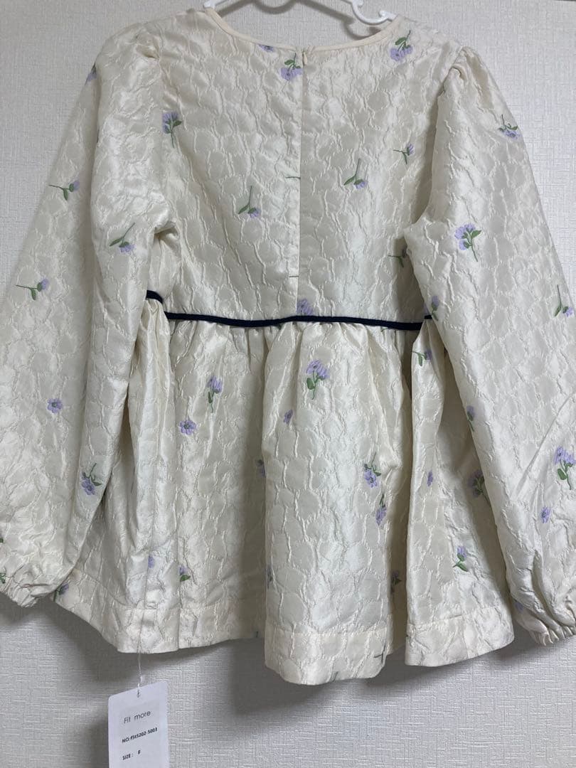 【最終】【2月20日まで掲載】フィットモア　花柄　ジャガード　刺繍　アイボリー