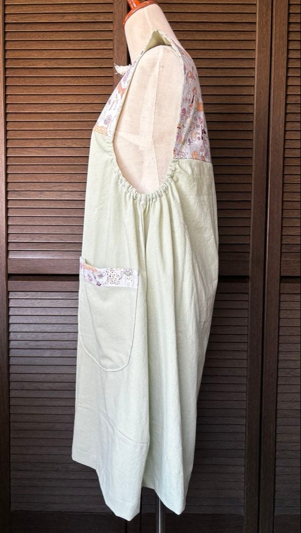 マぁガレット　エプロン　ハンドメイド　割烹着　保育士　介護　ワンピース