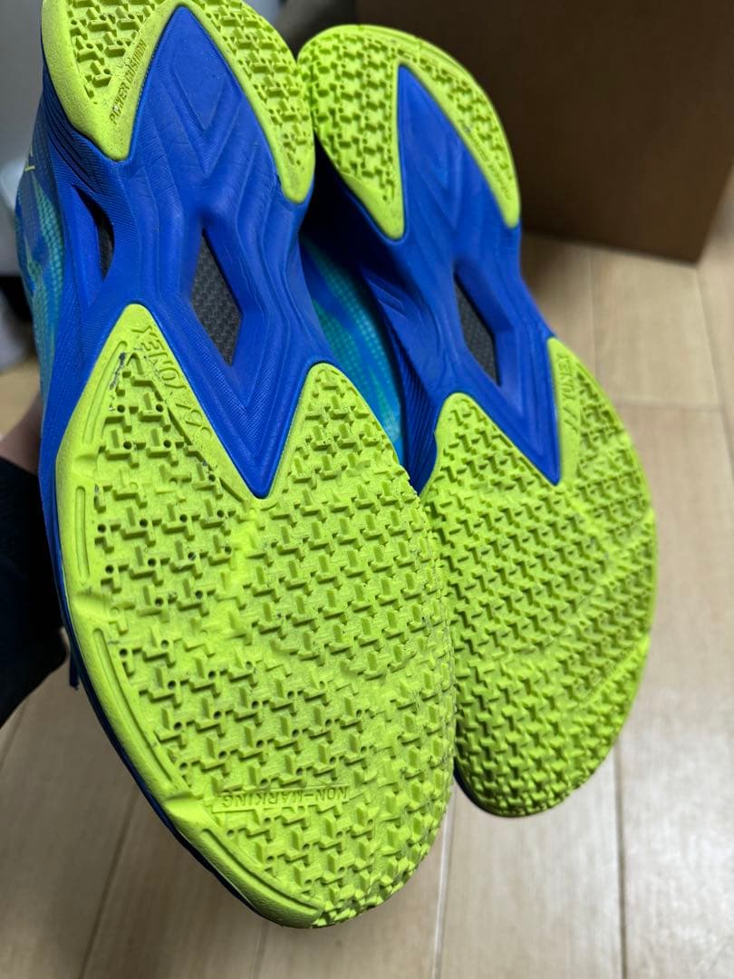 YONEX バドミントンシューズ 青 AERUS
