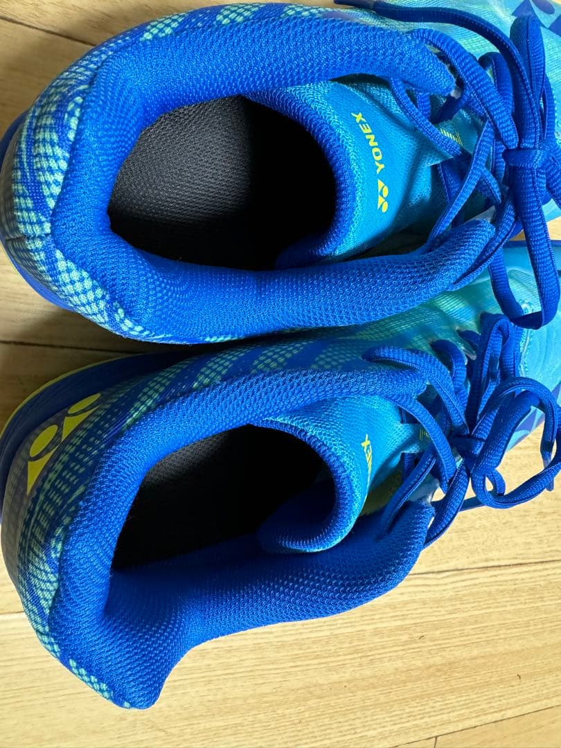 YONEX バドミントンシューズ 青 AERUS