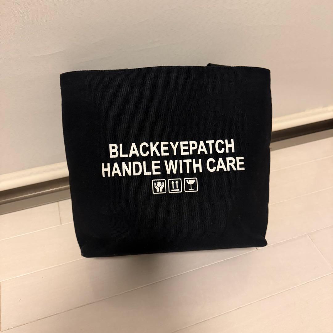 バッグ black eye patch HWC TOTE BAG MEDIUM
