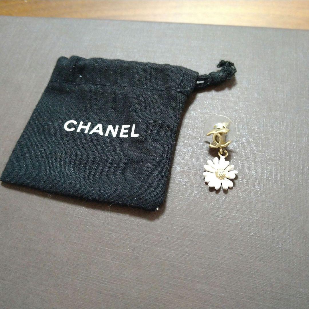 【Myday公式アカウント01】CHANEL 花モチーフ ピアス(片耳)