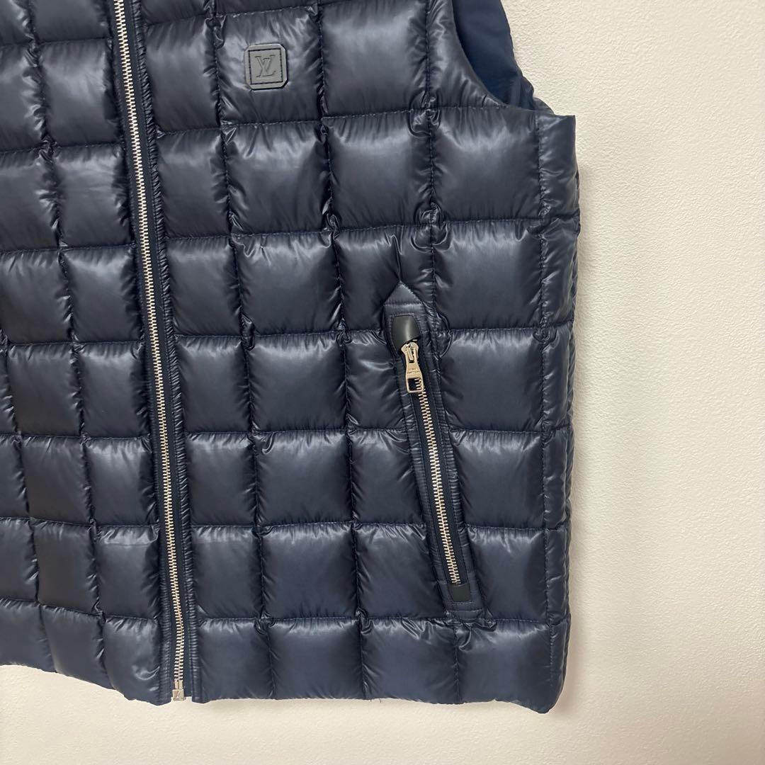 【極美品】LOUIS VUITTIONリバーシブルダウン　ベストsize52軽量
