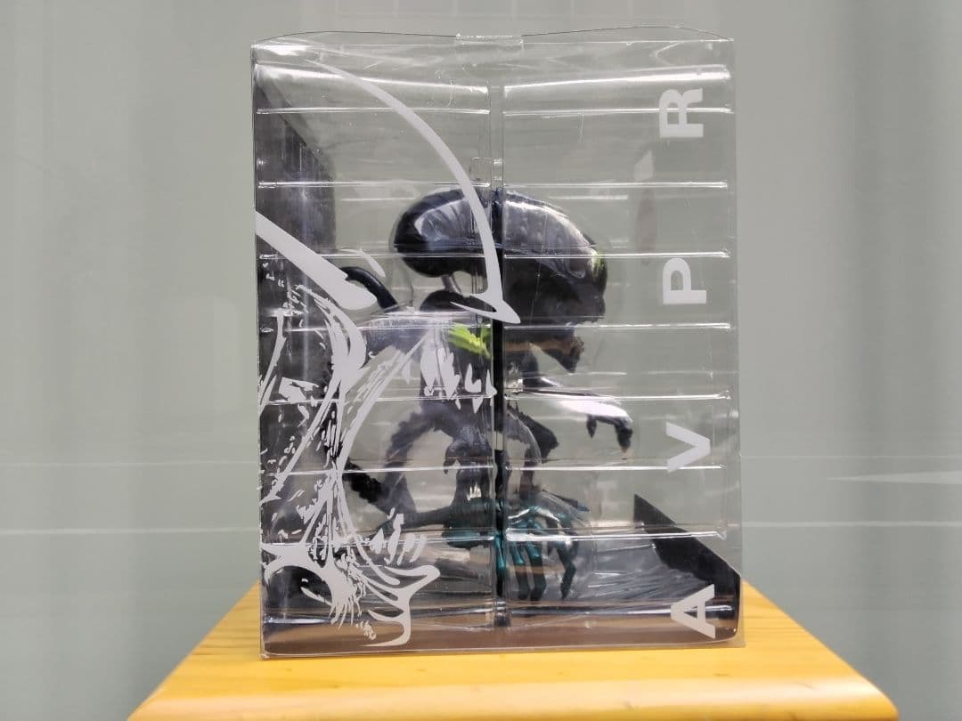 X*X様 Three-B　AVPR　エイリアン フィギュア　豆魚雷限定