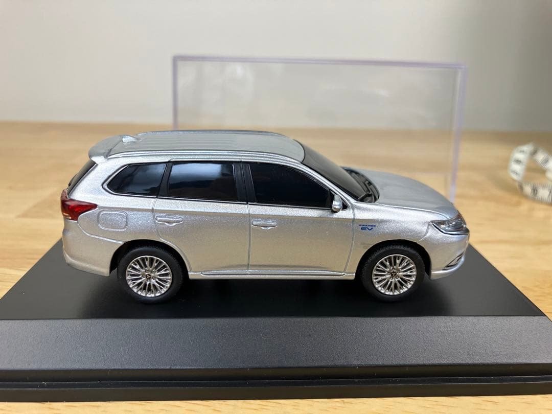 1/43 三菱 アウトランダー PHEV ミニカー シルバー OUTLANDER