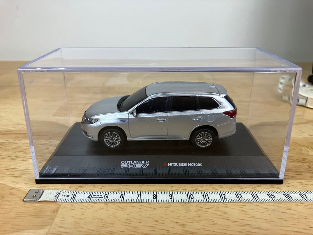 1/43 三菱 アウトランダー PHEV ミニカー シルバー OUTLANDER