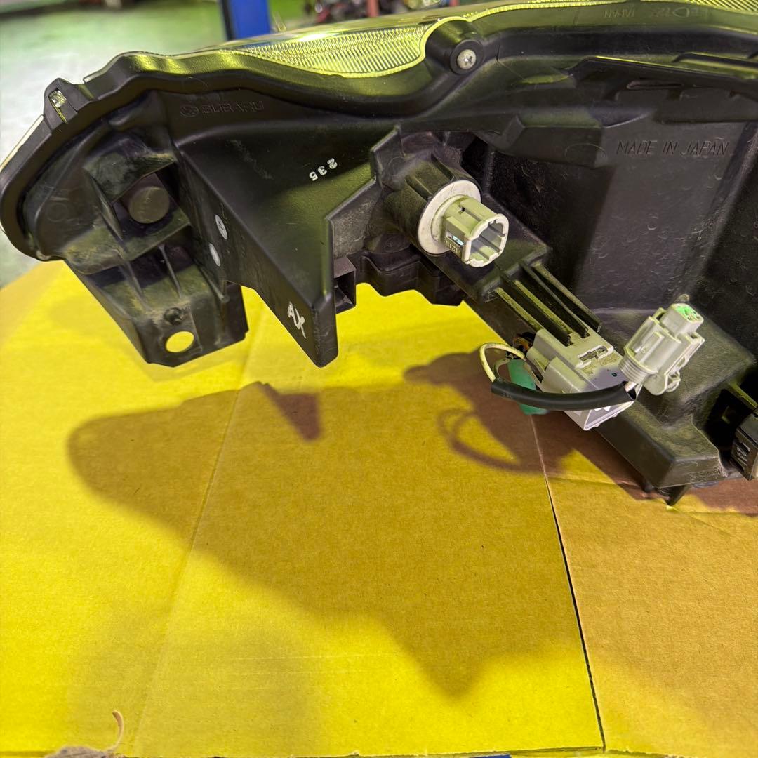 スバル　BRZ ヘッドライト