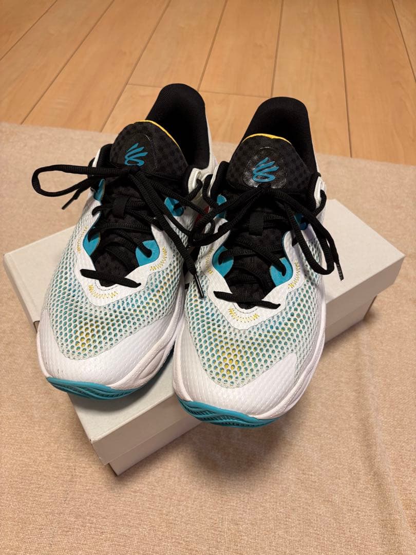 バスケットボールシューズ　CURRY SPLASH 24 AP/WHT