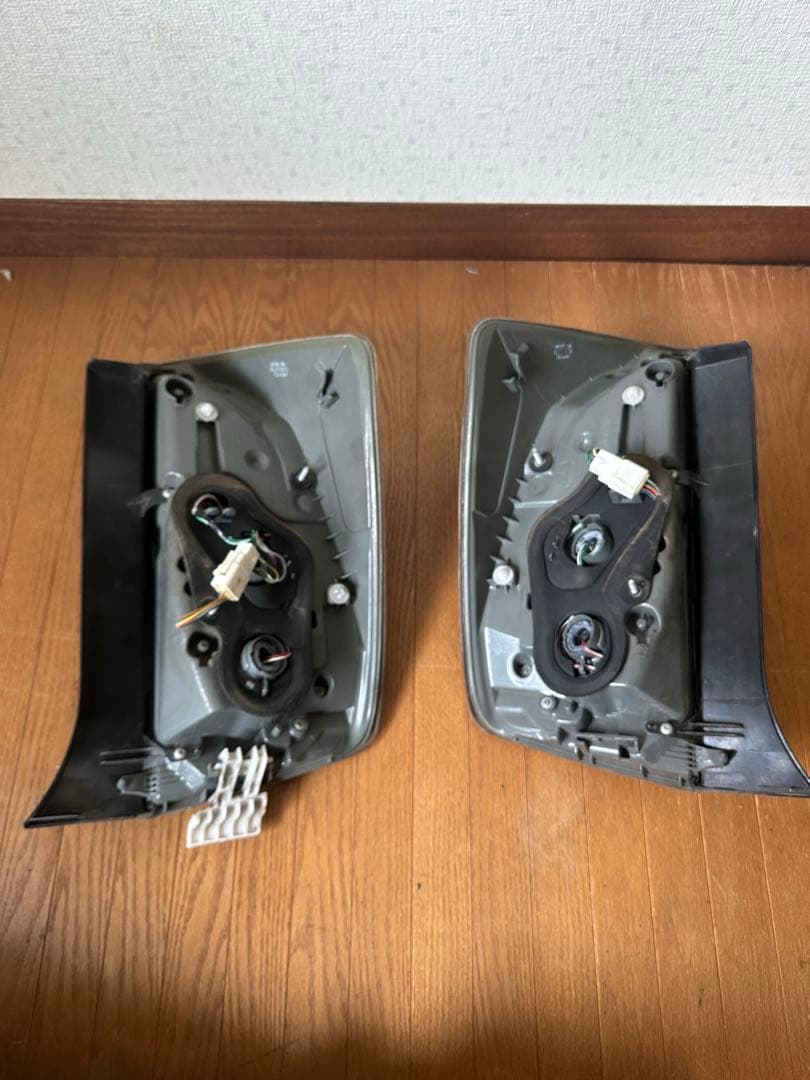 ZVW30 プリウス ブレーキランプ