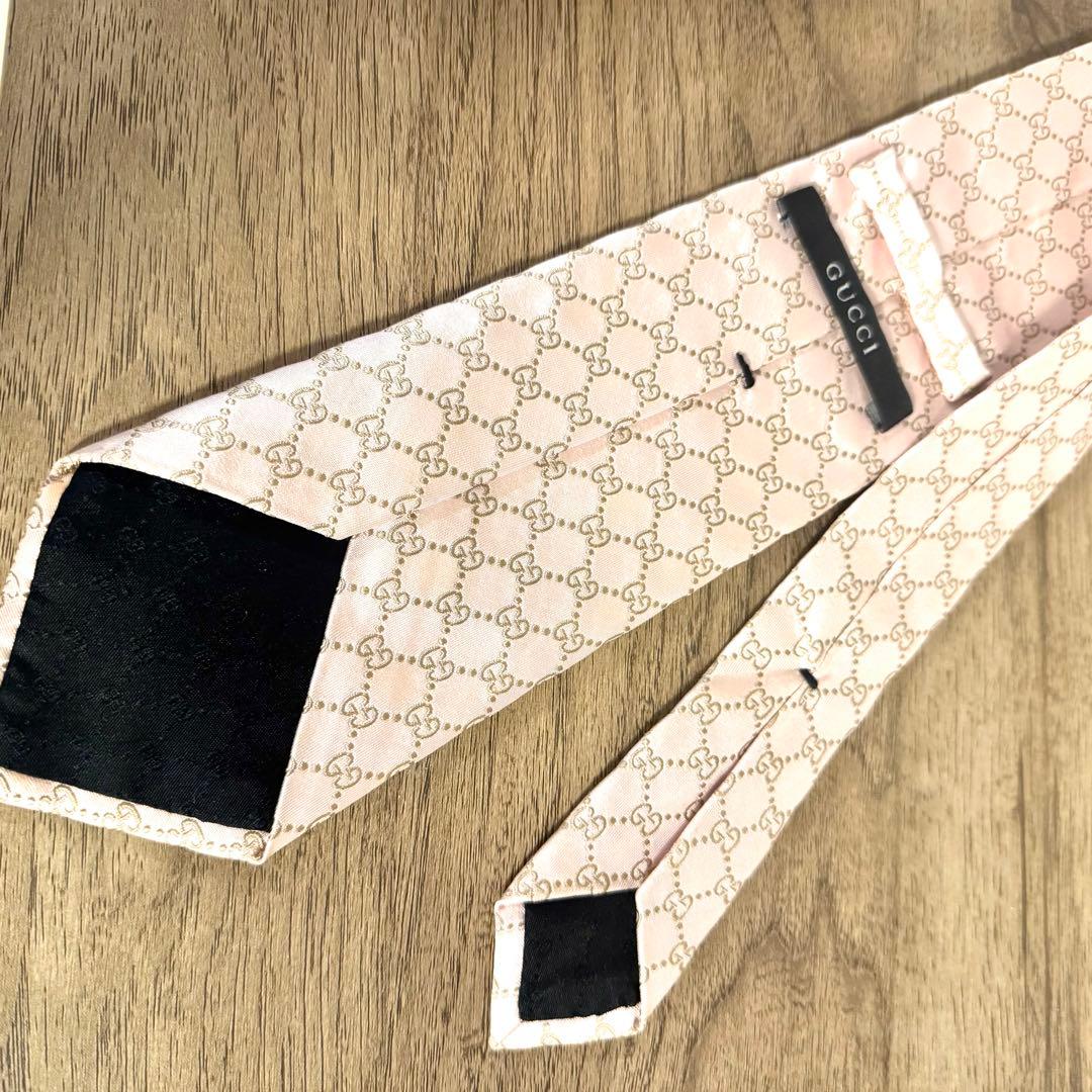 (美品)GUCCI グッチ 高級シルクネクタイ ピンク GG総柄 美品 イタリア