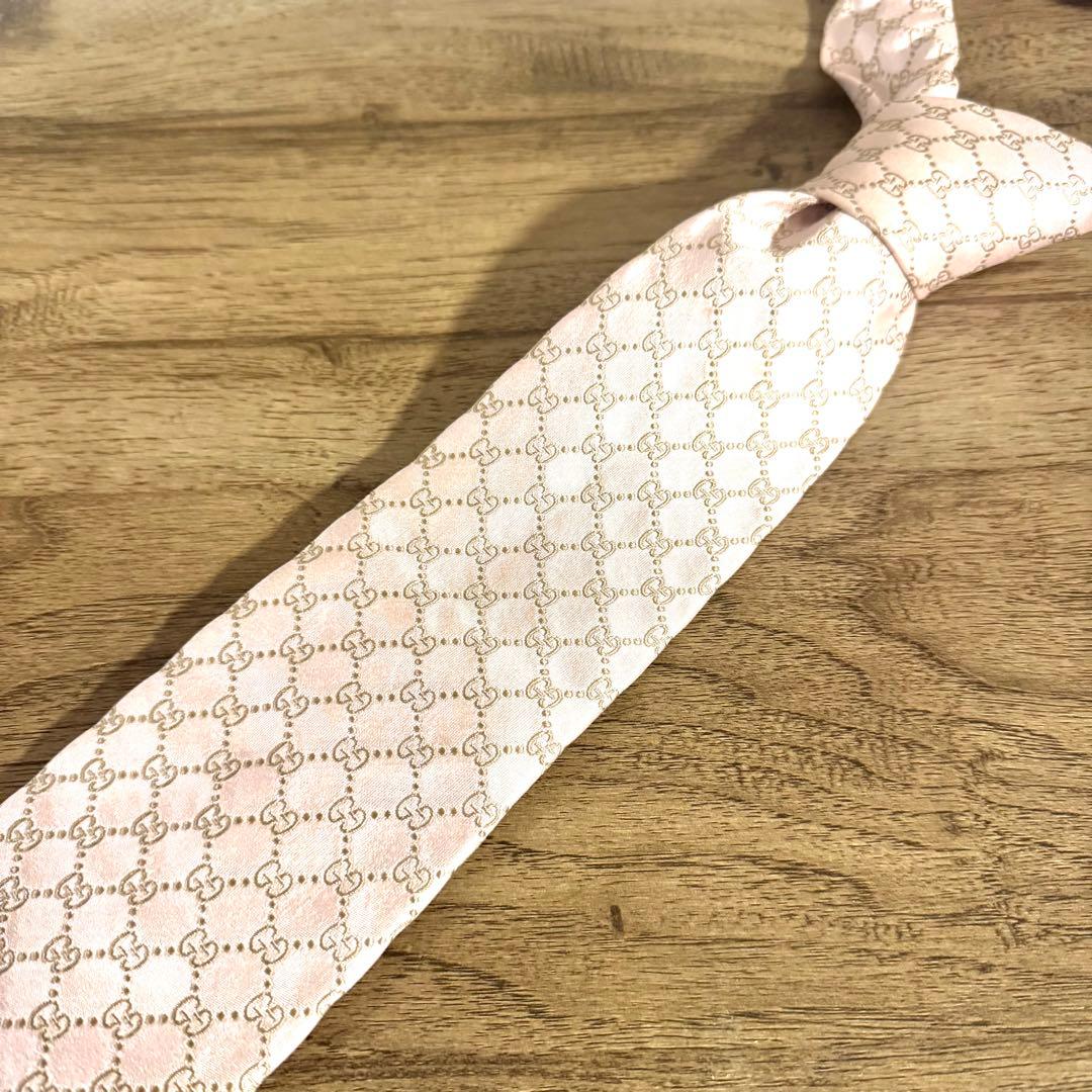 (美品)GUCCI グッチ 高級シルクネクタイ ピンク GG総柄 美品 イタリア