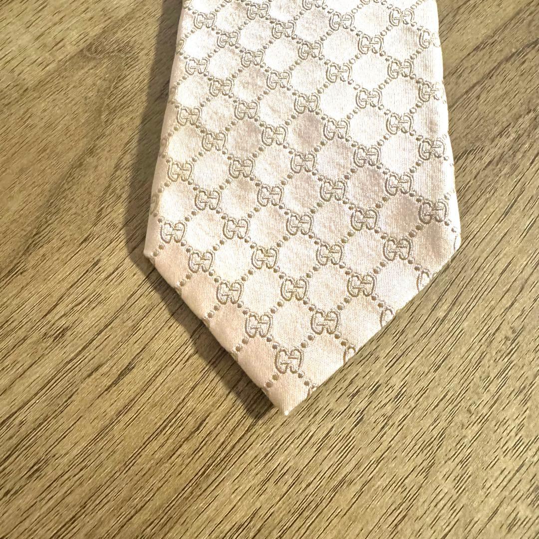 (美品)GUCCI グッチ 高級シルクネクタイ ピンク GG総柄 美品 イタリア