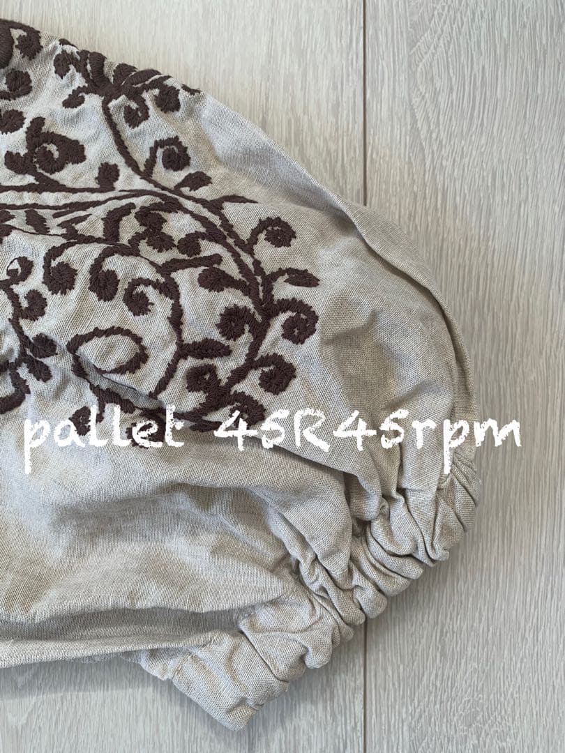 45R45rpm 裏毛deフラワー刺繍のパフ ドレス(トップ)