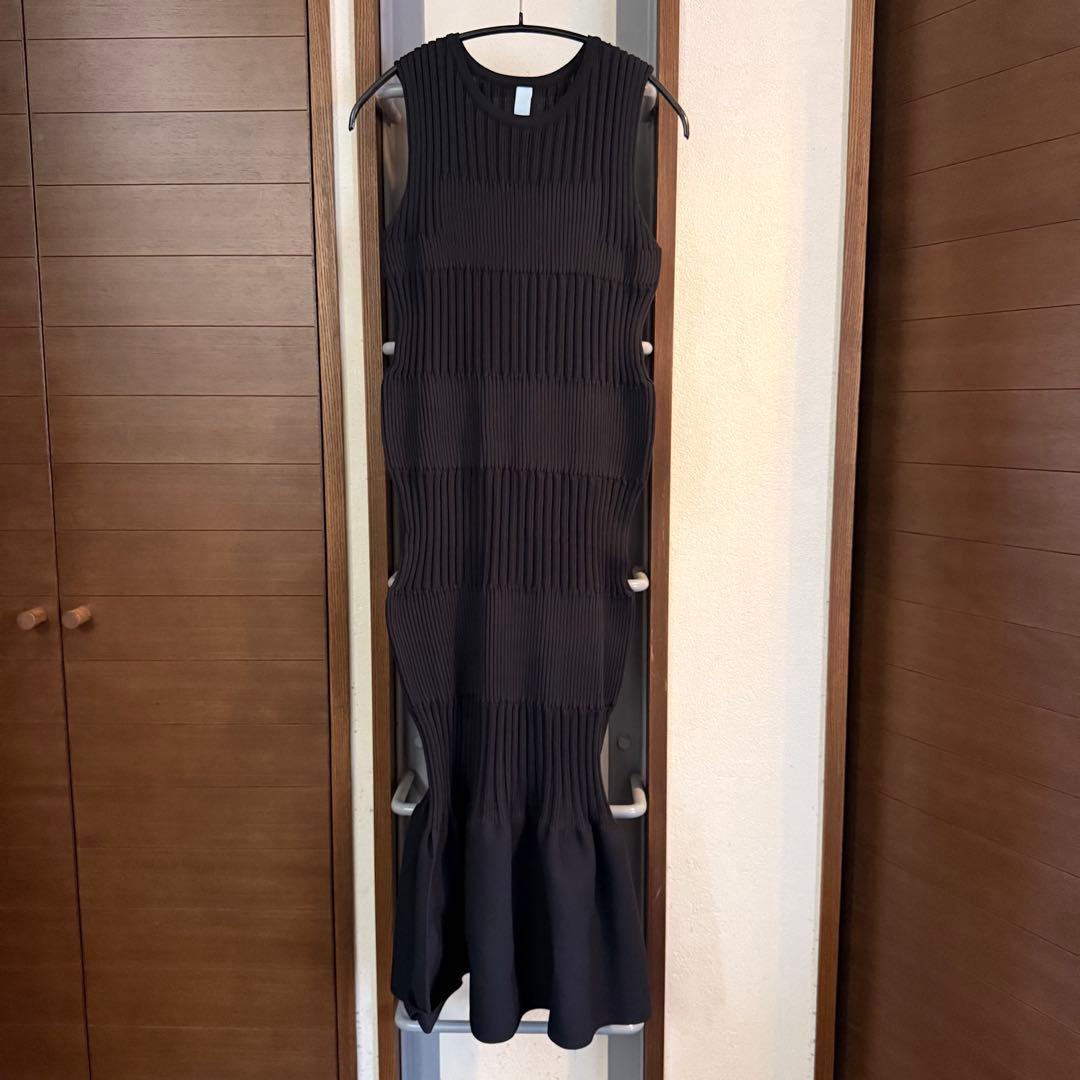 【CFCL】タグ有りブラックノースリーブロングワンピースsize.1