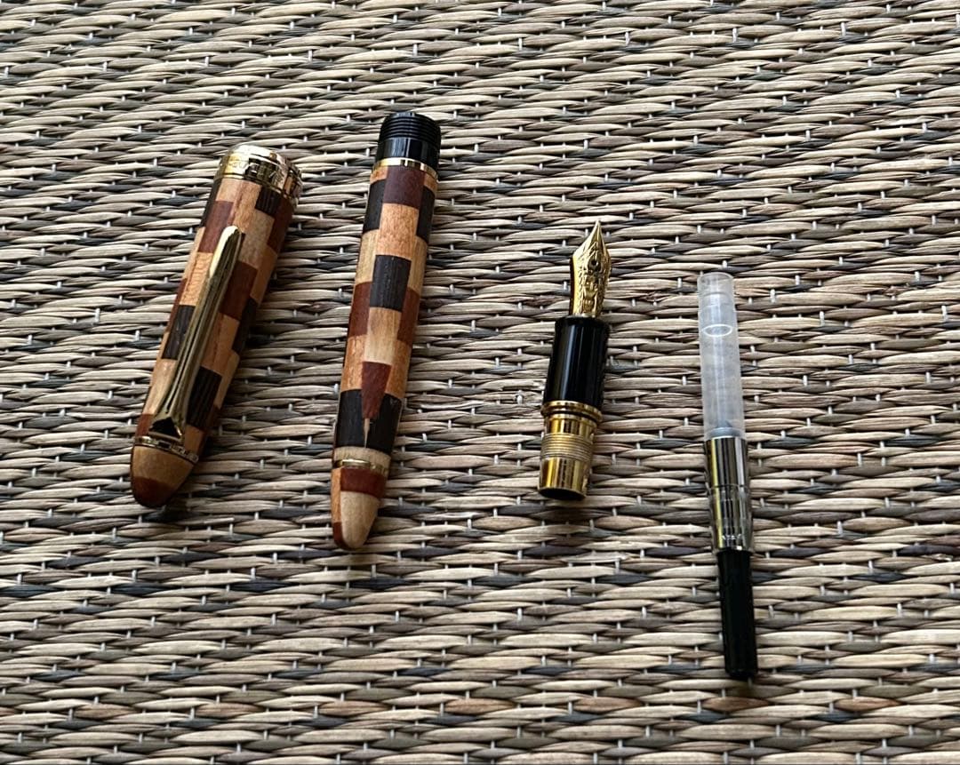 【希少・伝統工芸】セーラー万年筆 寄木（よせぎ）14K 中字（M）