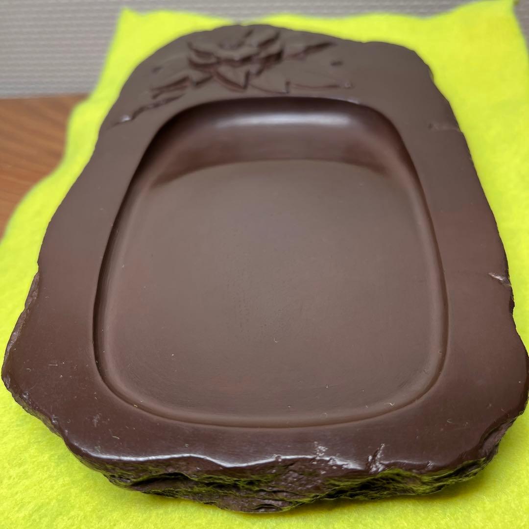 ⭕️赤間硯　牡丹花彫刻入り硯　女性好み　丘の全体に仕上げ塗料を塗布　赤間硯製硯師