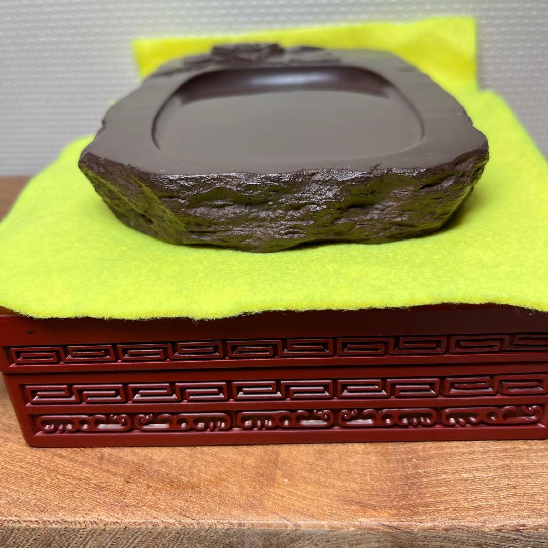 ⭕️赤間硯　牡丹花彫刻入り硯　女性好み　丘の全体に仕上げ塗料を塗布　赤間硯製硯師