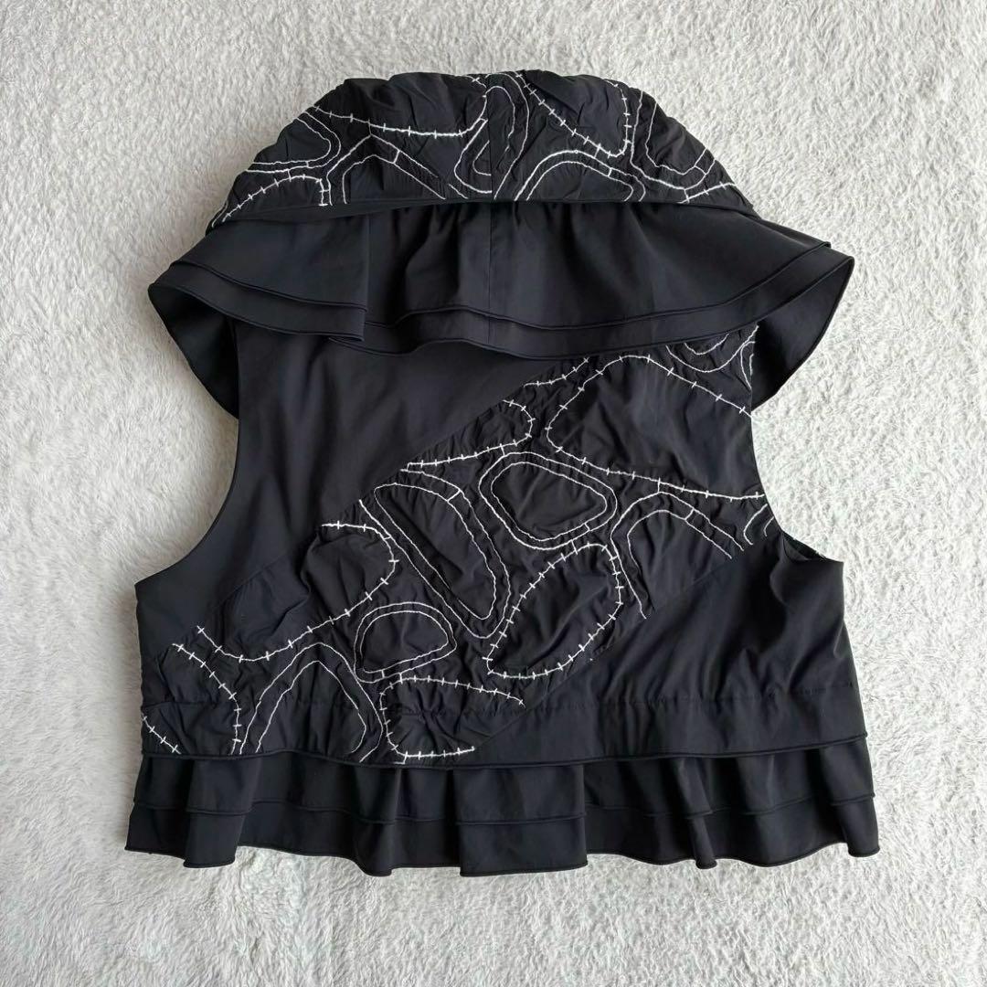 極美品 エイココンドウ 現行完売品 コットン刺繍フリルベスト 黒 ジレ 春夏服