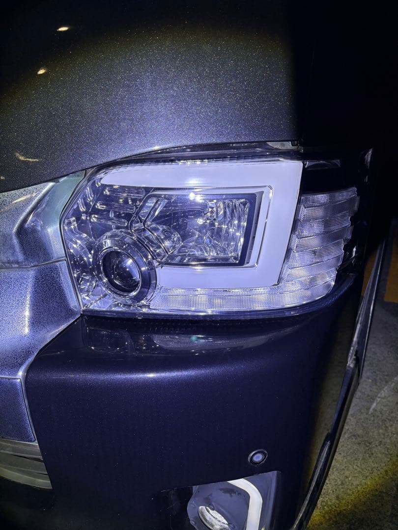 200系ハイエース　ＬＥＤヘッドライト