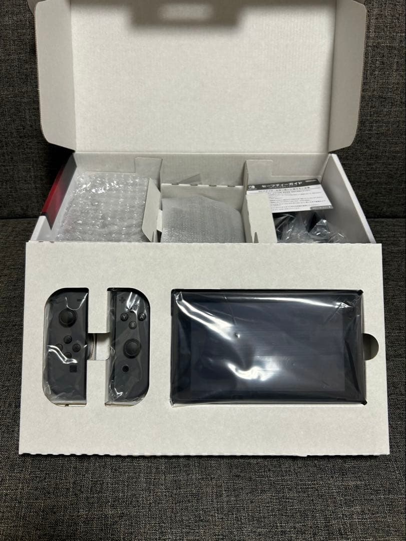 ま*め様 Nintendo Switch 本体　スイッチ　グレー