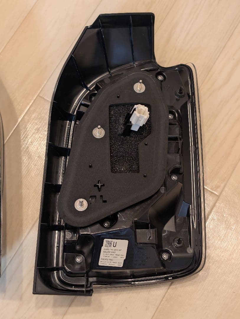 美品 N-ONE RS JG3 リヤコンビランプ 左右セット