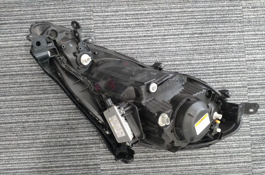 ホンダ GE6 フィット 純正右ヘッドライト HID