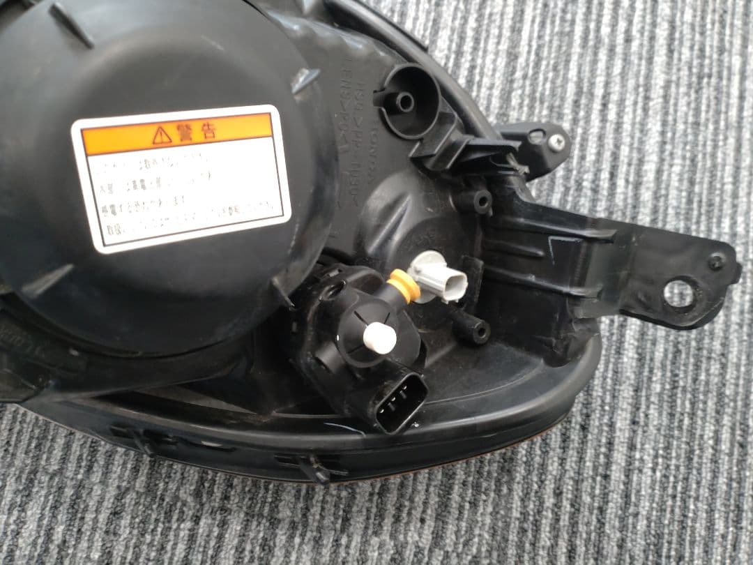 ホンダ GE6 フィット 純正右ヘッドライト HID