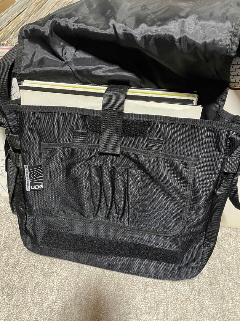UDG レコードバッグ メッセンジャー 黒 40枚収納可能