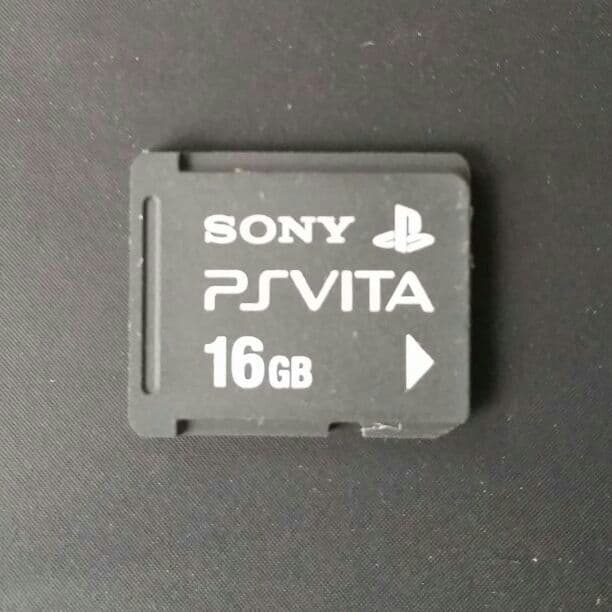PSVITA 、メモリーカード16GB