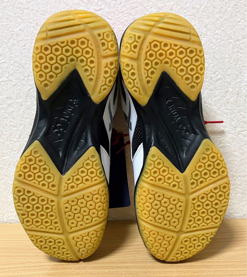 ★未使用！YONEX POWER CUSHION670 パワークッション670