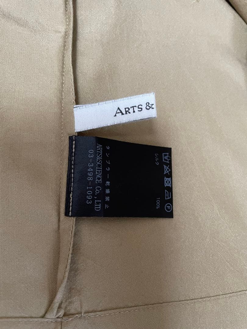 arts＆scienceのシルクブラウス