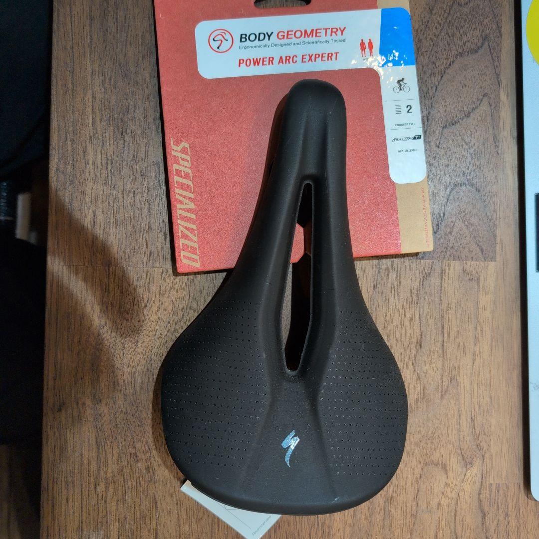 POWER ARC EXPERT SADDLE ブラック 143mm