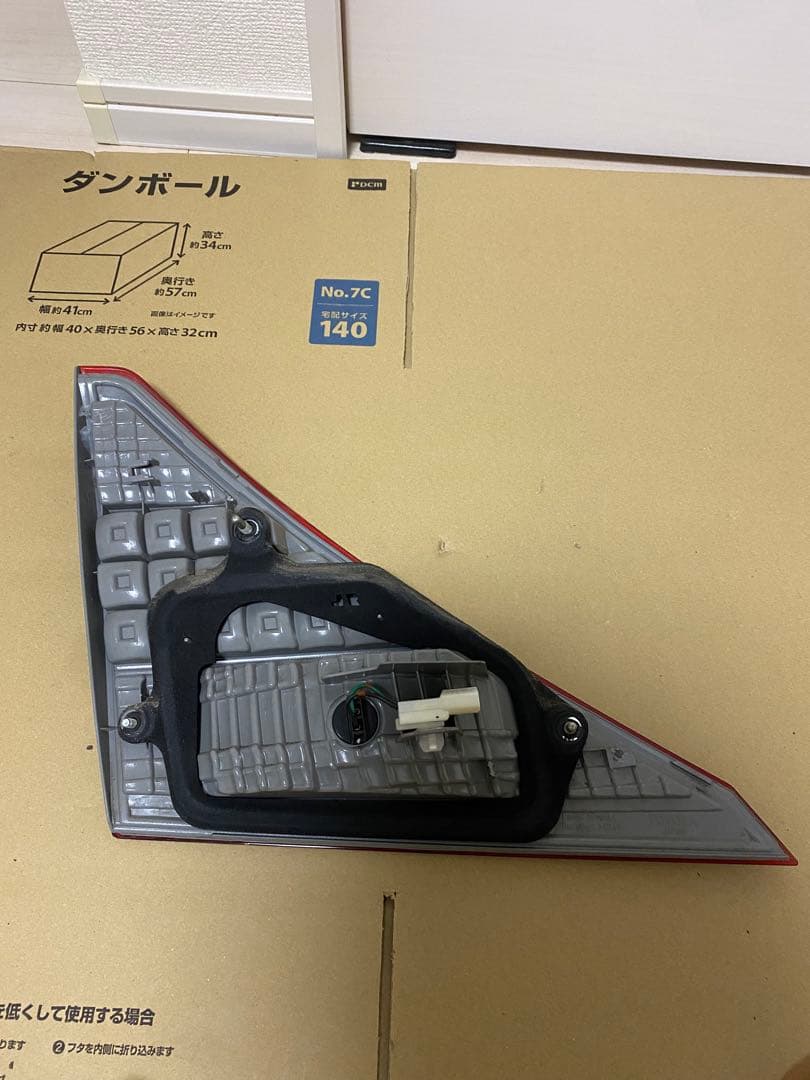 20アルファード　テールランプ