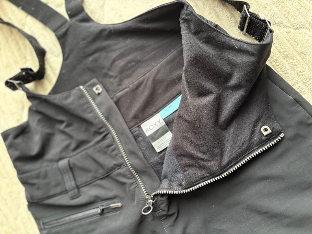 【SALE】ROXY ブラック スノーボードウェア
