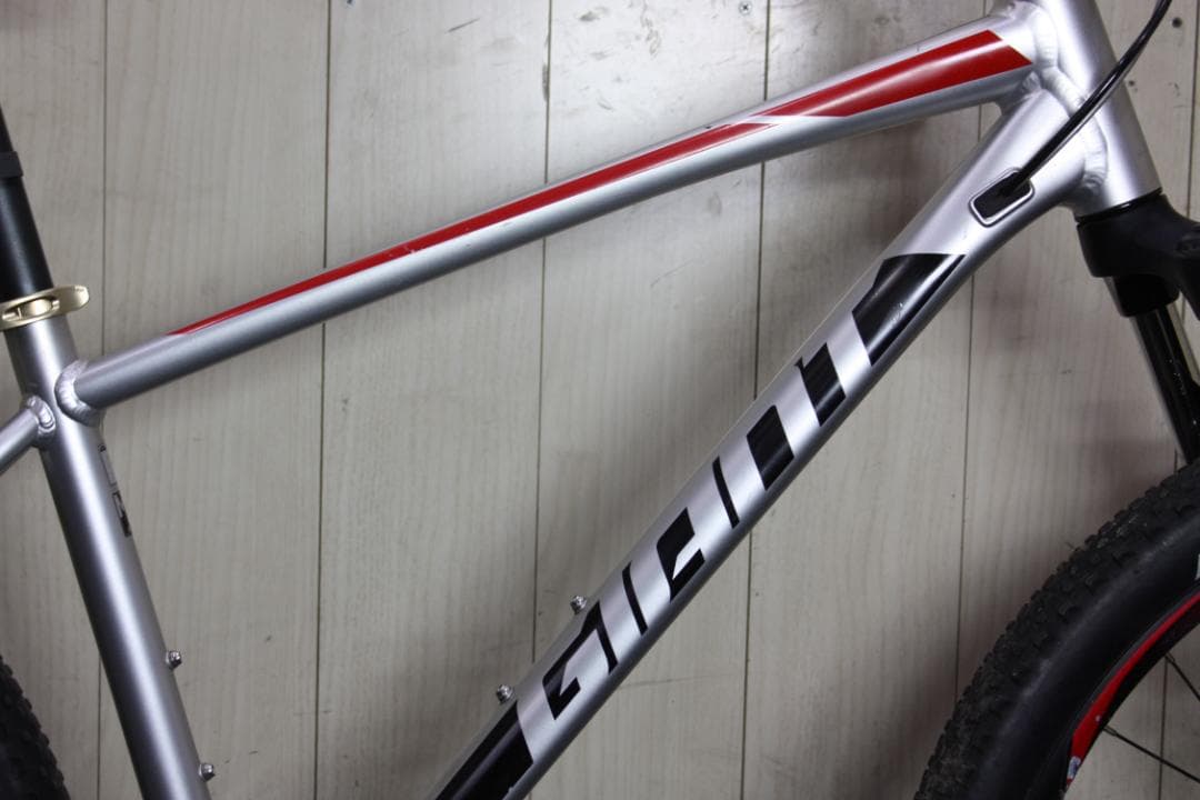 GIANT TALON 27.5インチ 24速 400mm 油圧式MTB