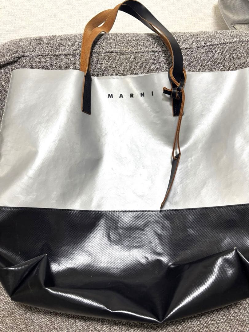 MARNI トートバッグ　炭×黒　ビニール　グレー　ブラック