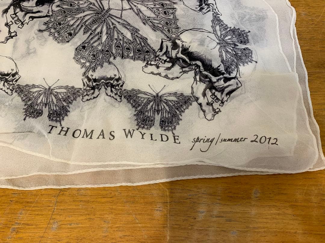G0825-48★THOMAS WYLDE 蝶と花のスカーフ 2012