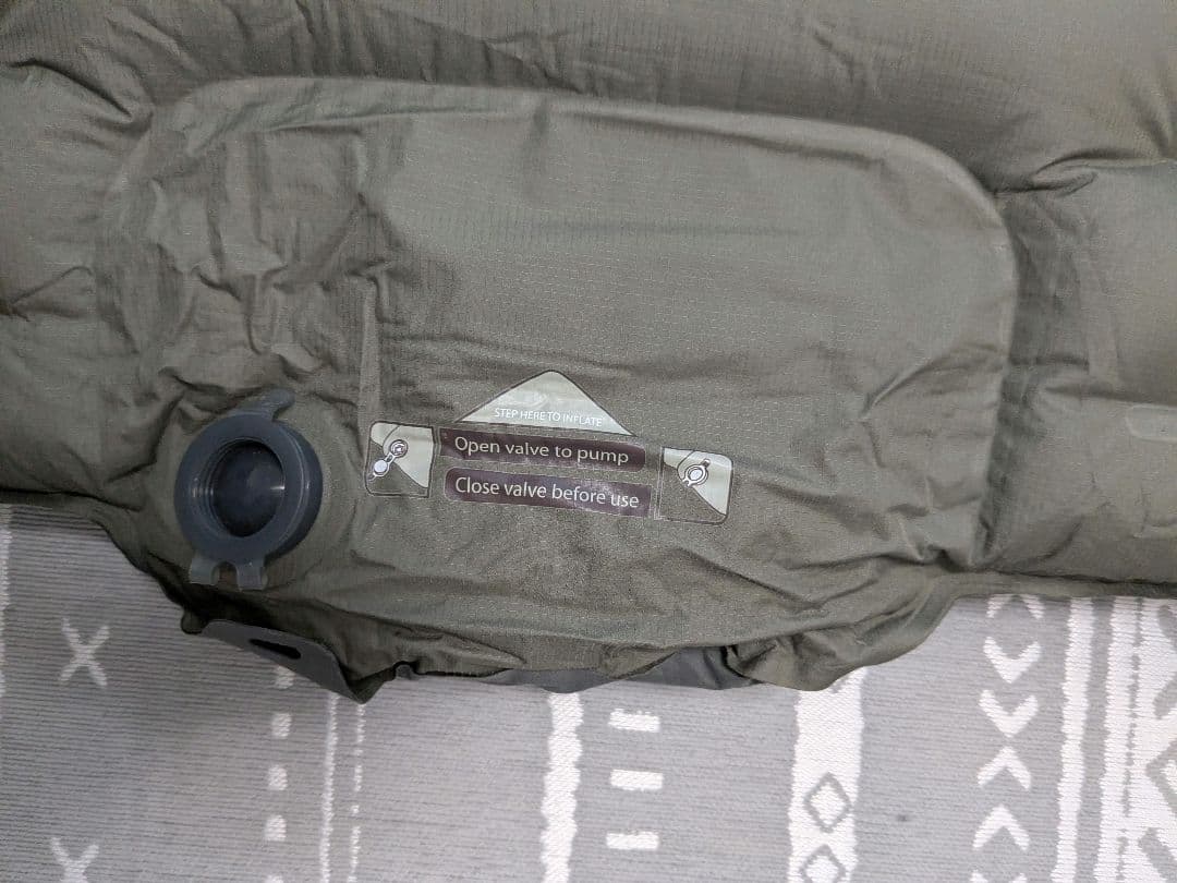 【ほぼ未使用】NEMO　インフレーターマット　VECTOR CAMP 25L
