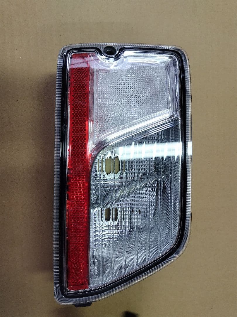ダイハツ アトレー S700V S710V 純正 テールランプ 左 右　セット