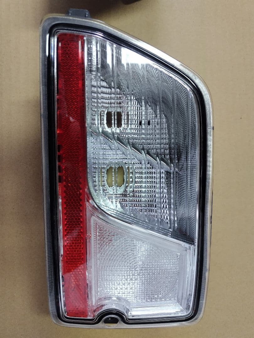ダイハツ アトレー S700V S710V 純正 テールランプ 左 右　セット