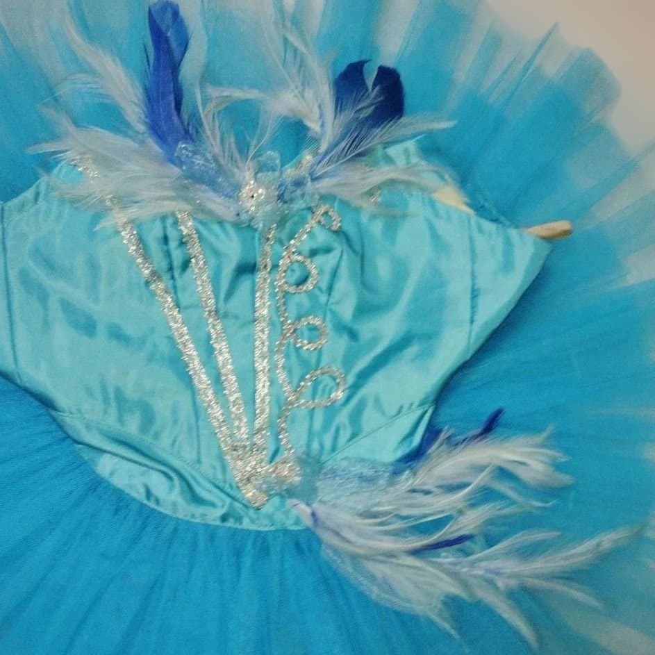 バレエ　水色 チュチュ シルビア製4号　Y4 ．A4 2着　 髪飾り、袖付
