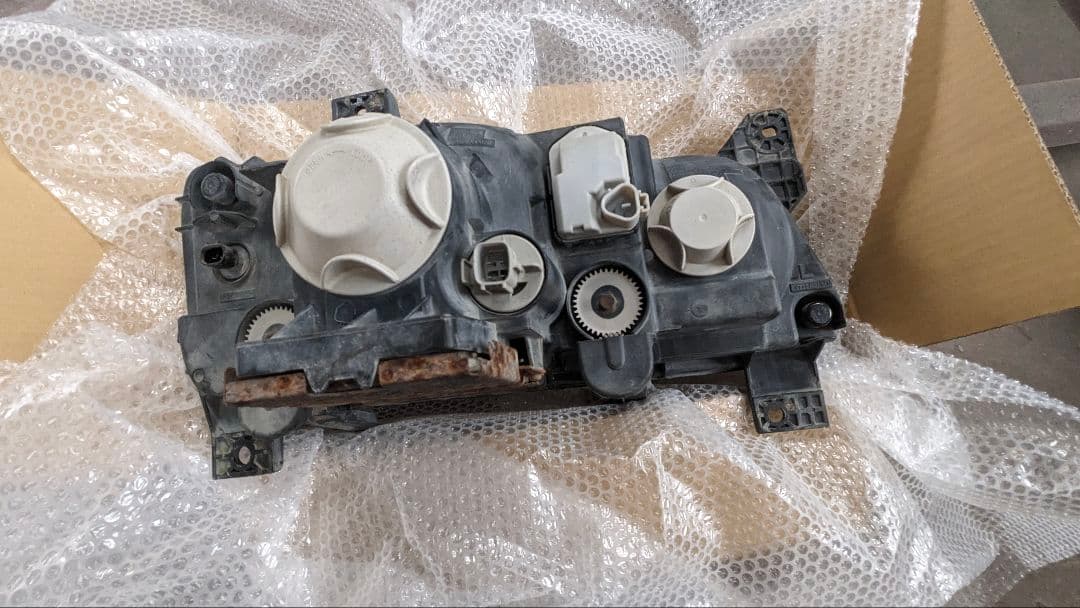 三菱ふそう 07スーパーグレート　HID ヘッドライト 左側1個　中古