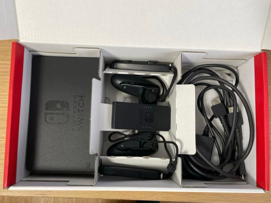 Nintendo Switch（HAC－S－KAYAA）※ケースおまけで付けます