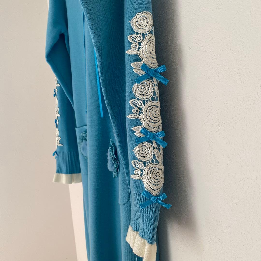 スーパービューティー　水色 花柄刺繍 長袖ニットワンピース