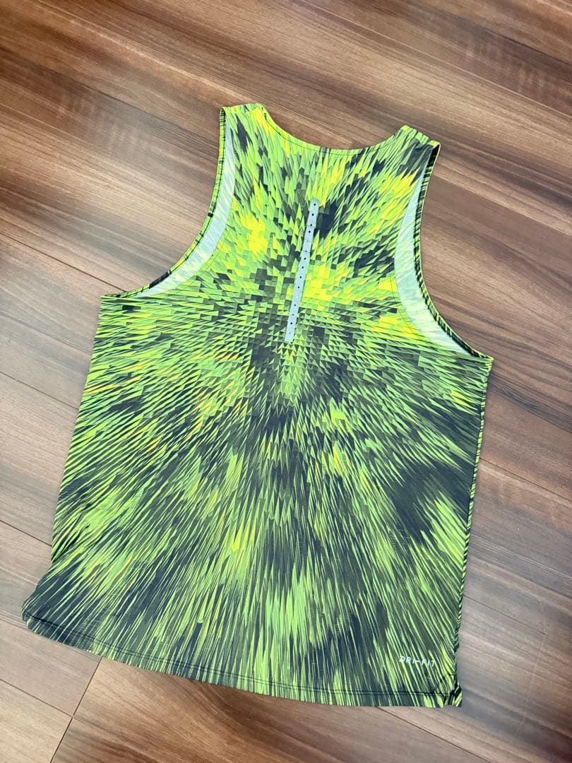 NIKE ランニング　シングレット　ランシャツ　ナイキ　L